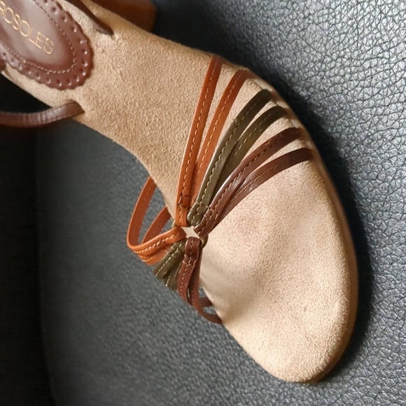 AEROSOLES. Sandals. Brown. Size 6.5 M - Picture 13 of 16